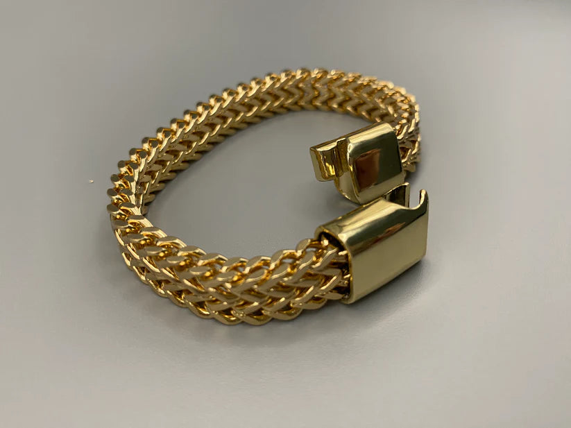 Urban Gold Snake Link Wrist Wear