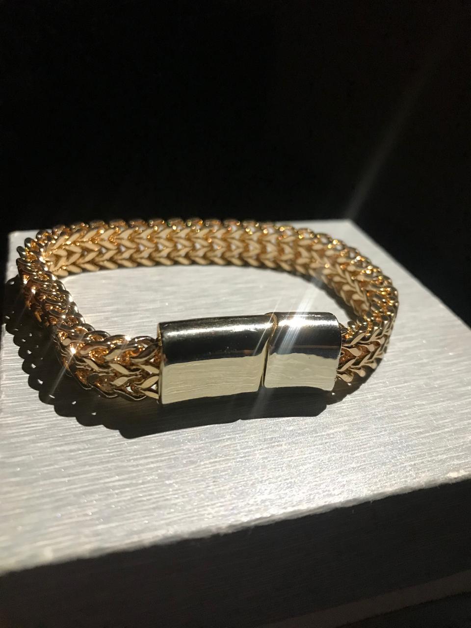 Urban Gold Snake Link Wrist Wear