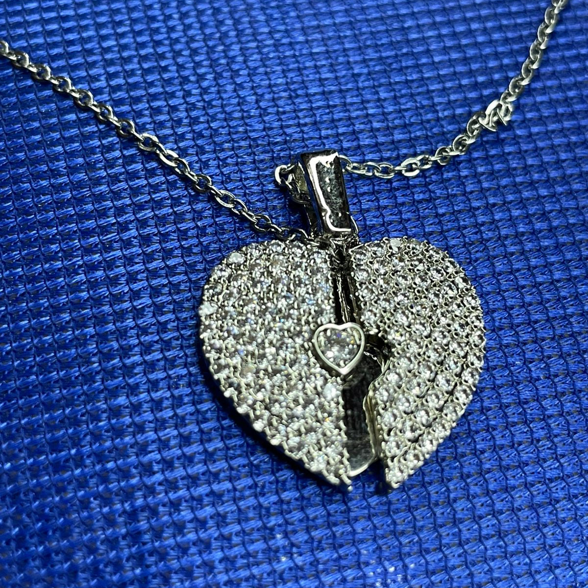 Love Open and Close Creative Necklace